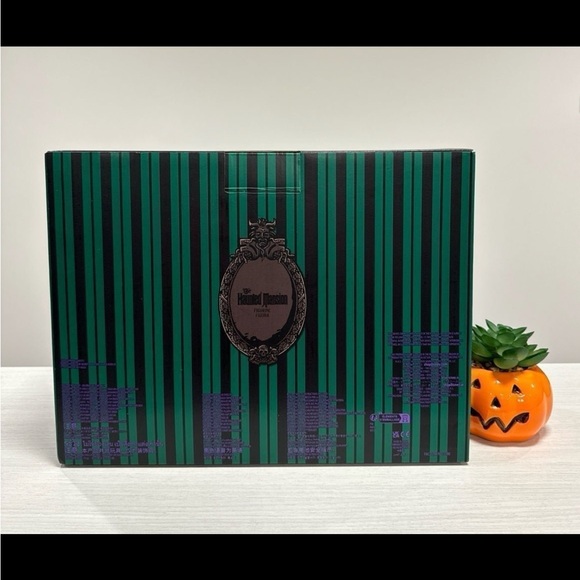 NIB Disney’s Limited, edition SO haunted mansion, light up and sing figurines - Picture 9 of 10